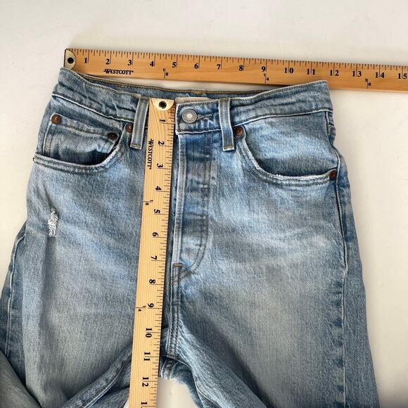 Levi's Premium Ribcage Straight Mid Rise Light Wash Mom Jeans Size 25 Blue - Picture 10 of 13